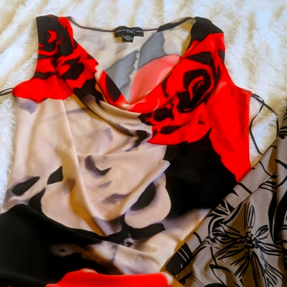 (2) EUC INC blouses - Picture 5 of 6